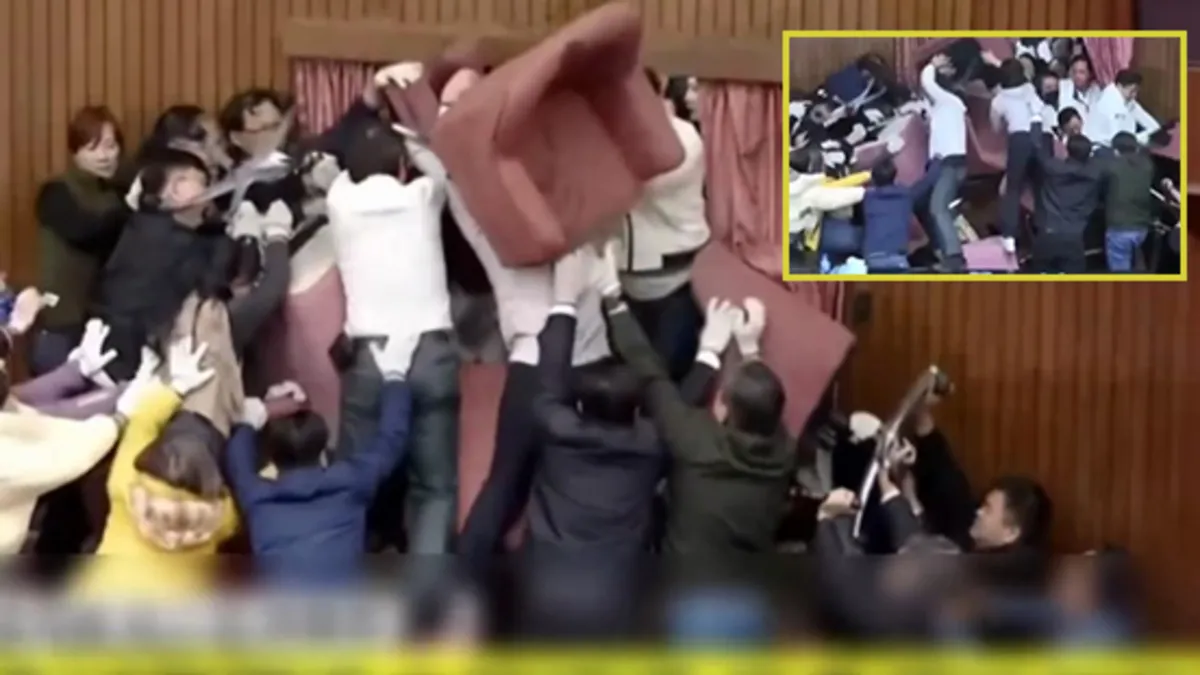 Tayvan Parlamentosu'nda yüksek gerilim! Asya ülkesi Tayvan'da reform kavgası