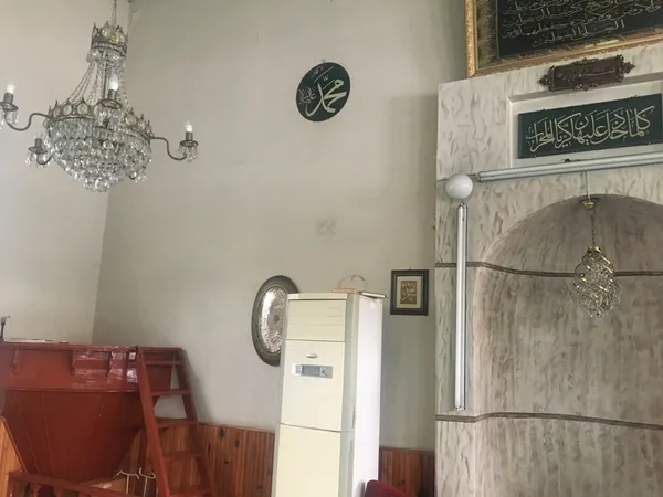 İstanbul’da Kur’an-ı Kerim ayeti ayaklar altına alındı