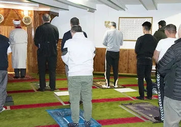 Son dakika: Danimarka’da camiler yeniden ibadete açıldı