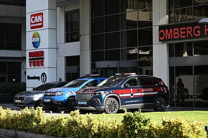 can-holding-ile-ilgili-carpici-detay-firari-baronlardan-milyarlik-kacakcilik-1758079192911.jpeg Can Holding ile ilgili çarpıcı detay! Firari baronlardan milyarlık kaçakçılık