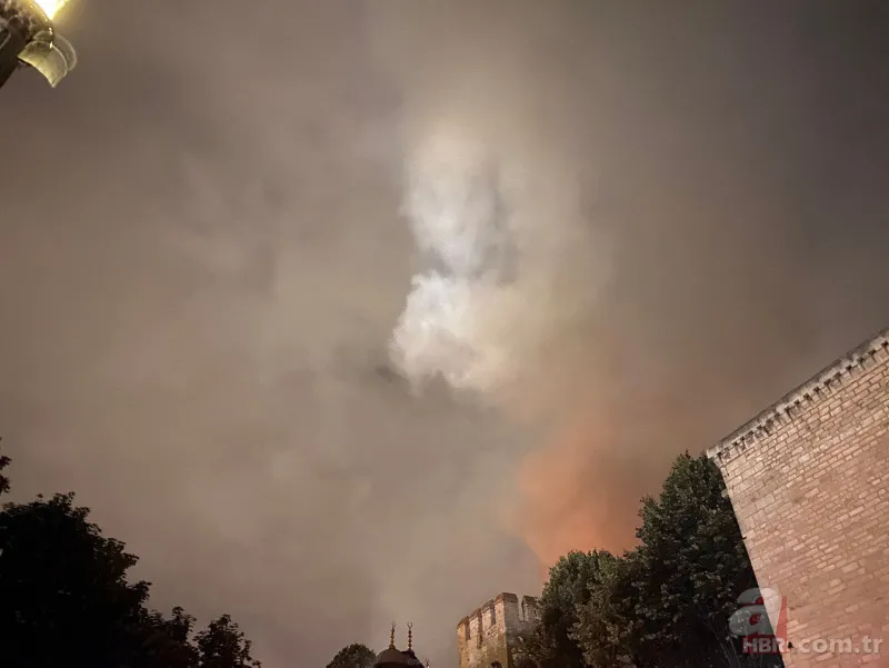 Topkapı Sarayı'ndaki tarihi restoranda yangın! Milli Saraylar Başkanlığı'ndan açıklama geldi 13
