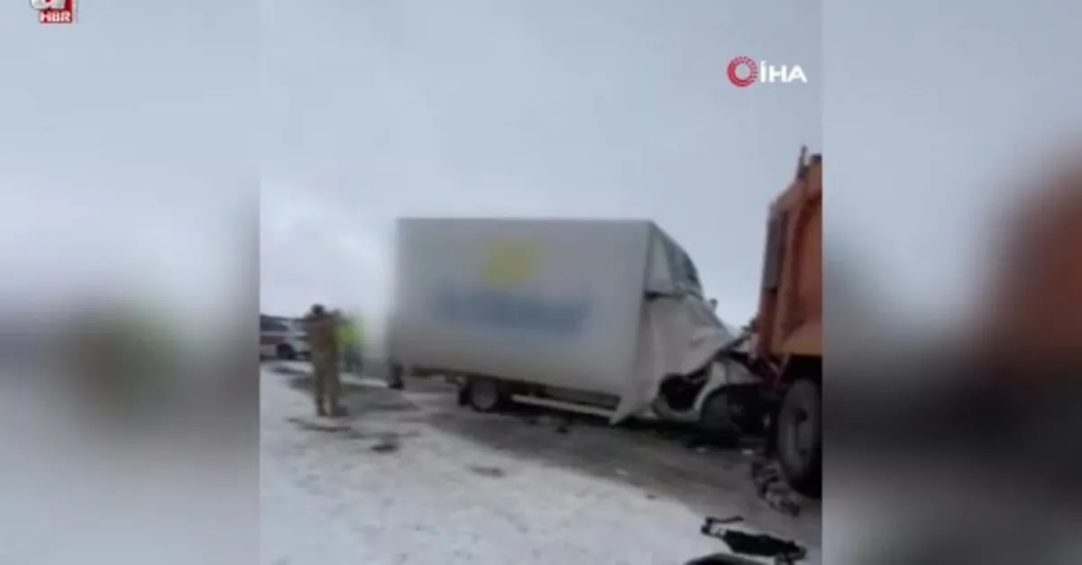 Ardahan'da trafik kazası: 1 ölü, 2 yaralı