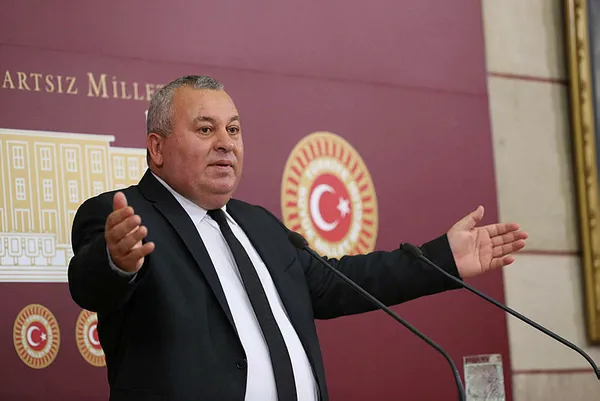 CHP listesinden milletvekili adayı olan Cemal Enginyurt’un o sözleri yeniden gündem oldu! Nasıl ülkücü katillerinin yanında yer alırlar?