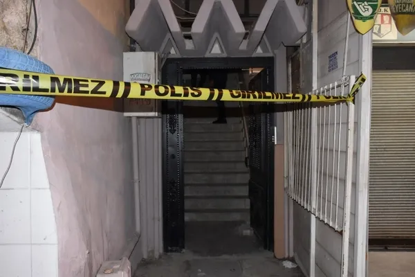 Son dakika: İzmir'de vahşet! Babasını 25 yerinden bıçaklayarak öldürdü - 3