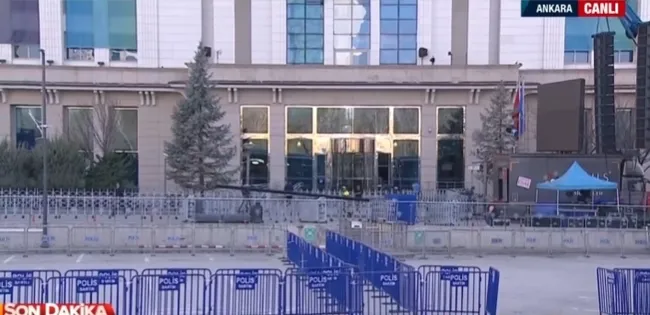 Türkiye genelinde sandıklar kapandı! Parti merkezlerinde son durum ne?