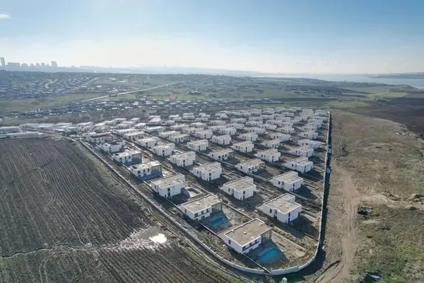 CHP'li Büyükçekmece Belediyesi'nin ölüm villaları | Her gün yeni bir skandal! Yapıları şehit mezarlarının üstüne dikmişler - 12