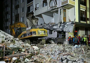 Bahçelievler'deki 7 katlı bina neden çöktü?