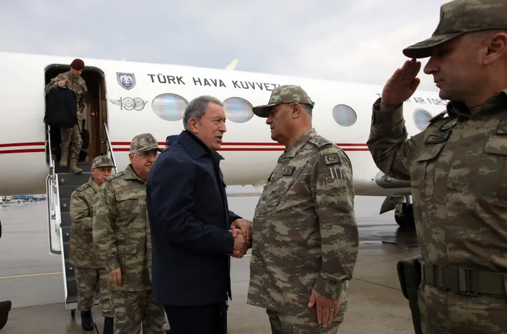 Bakan Akar ve TSK komuta kademesi Suriye sınırında!