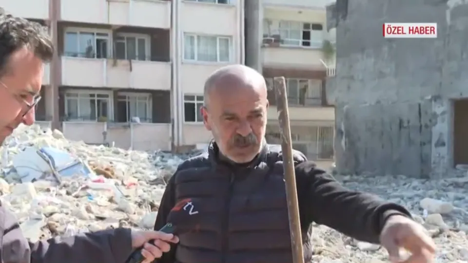 Mahalle yerle bir oldu! Geriye sadece Muhtar Nihat Derviş kaldı: Sözün bittiği yer…