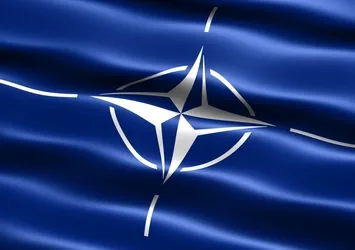 NATO, nükleer silahlarından vazgeçmeyecek