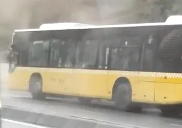İstanbul'da bir İETT klasiği! Yolcuların olmaması faciayı önledi