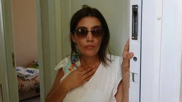 hamile-eltisinin-evine-cilingirle-girdi-aile-birbirine-girdi-1630674429119.jpg Hamile eltisinin evine çilingirle girdi! Aile birbirine girdi - 4