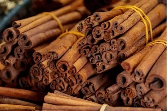 tarcinli-turk-kahvesi-faydalari-nelerdir-metabolizmayi-hizlandiran-tarif-1716027065825.jpeg Tarçınlı Türk kahvesi faydaları nelerdir? Metabolizmayı hızlandıran tarif... - 3