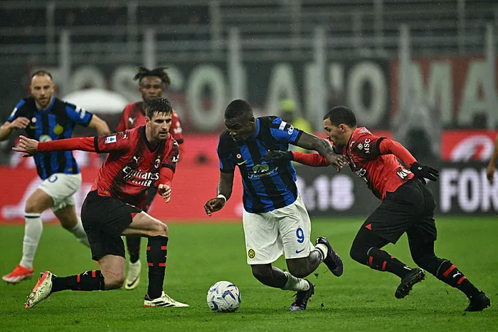 Inter Serie A’da 20 şampiyonlukla 2. yıldızı taktı! Derbi maçında Milan’ı devirdi