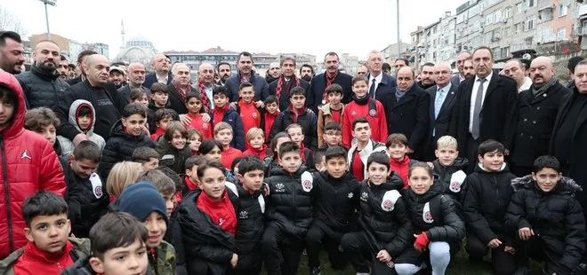 Cumhur İttifakı İstanbul adayı Murat Kurum Fatih Karagümrük Spor Kulübü’nü ziyaret etti