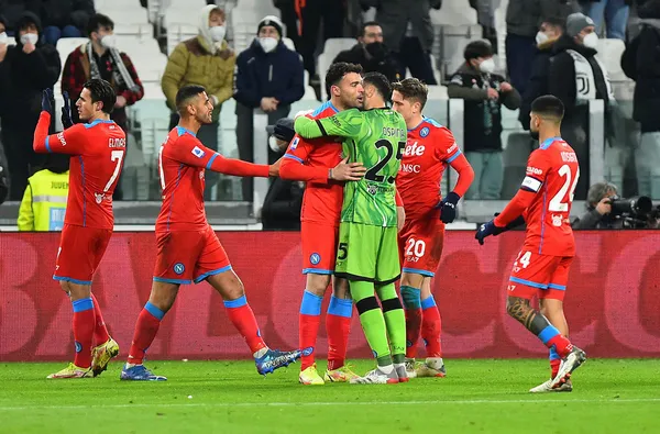 italya-liginde-juventus-ile-napoli-1-1-berabere-kaldi-1641507246072.jpg İtalya liginde Juventus ile Napoli 1-1 berabere kaldı - 3