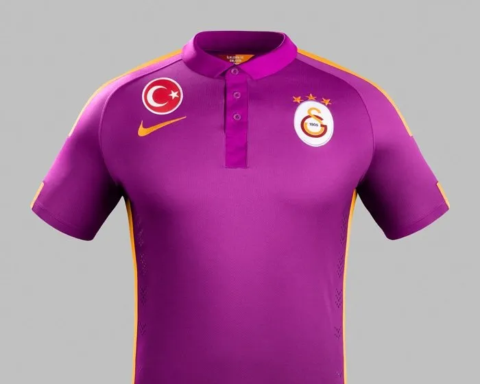 Galatasaray ve Nike 2014–15 sezonuna özel üçüncü formasını tanıttı.