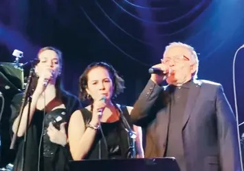 Zülfü Livaneli’nin konserinde koronavirüs şoku! Herkese bulaşmış olabilir