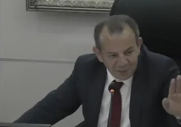 CHP'li Bolu Belediye Başkanı Tanju Özcan'dan ahlak sınırlarını yok sayan hareket! Bir kadına böyle konuşulur mu!