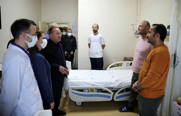 Son dakika: Adalet Bakanı Bekir Bozdağ’dan yaralı kurtulan madencilere ziyaret