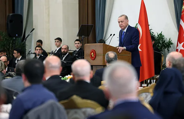 baskan-erdogan-sehit-aileleri-ile-iftar-programinda-konustu-85-milyon-tek-yurek-tek-bilek-1710193864064.jpg Başkan Erdoğan "Şehit Aileleri ile İftar" programında konuştu: 85 milyon tek yürek tek bilek! - 6