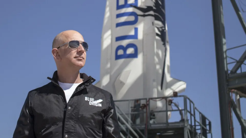 Jeff Bezos'un uzay yolculuğu! Tarihi uçuş 11 dakika sürdü