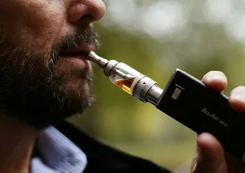 "Elektronik sigara" ağız içinde yara yapıyor