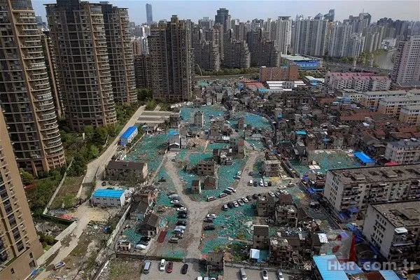 Evlerini yıktırmayarak gökdelenere direnen mahalleden 15 kare 7