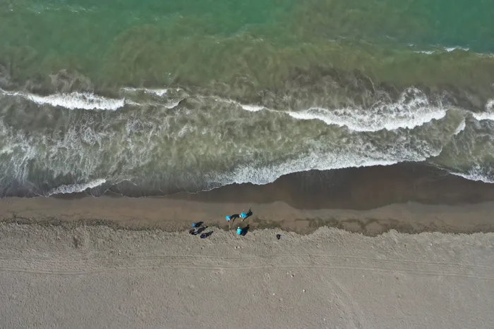 Akdeniz’deki petrol sızıntısı Samandağ sahiline ulaştı