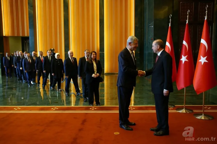 Cumhurbaşkanlığı Sarayı'ndaki tebrik törenine Devlet Bahçeli ilk kez katıldı 12