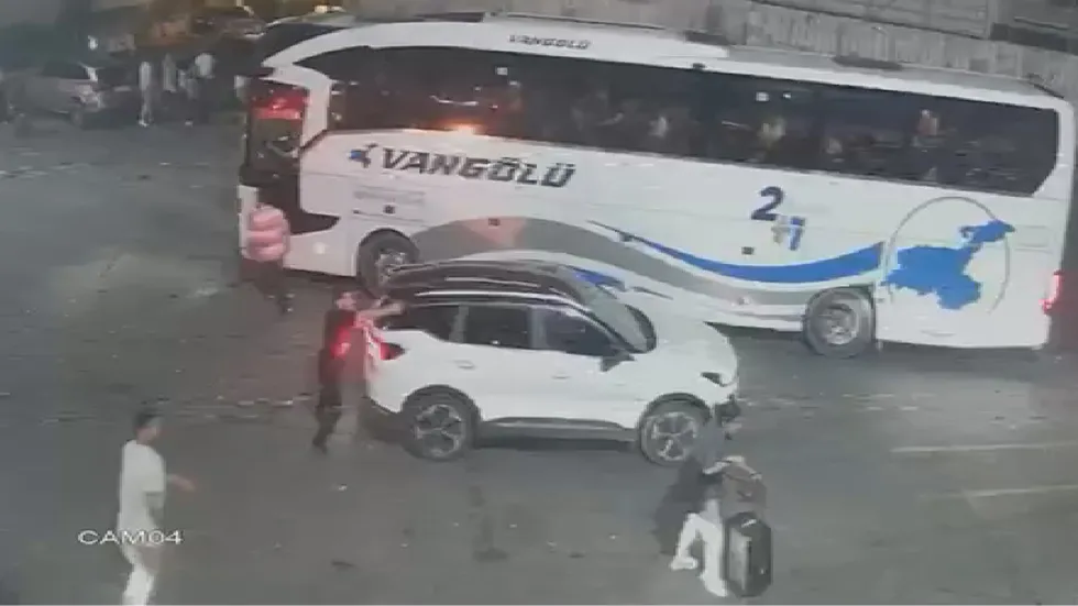 Sultanbeyli’de DEAŞ operasyonunun görüntüleri ortaya çıktı: Polise ateş açan terörist Berkan Çil böyle etkisiz hâle getirildi - 2
