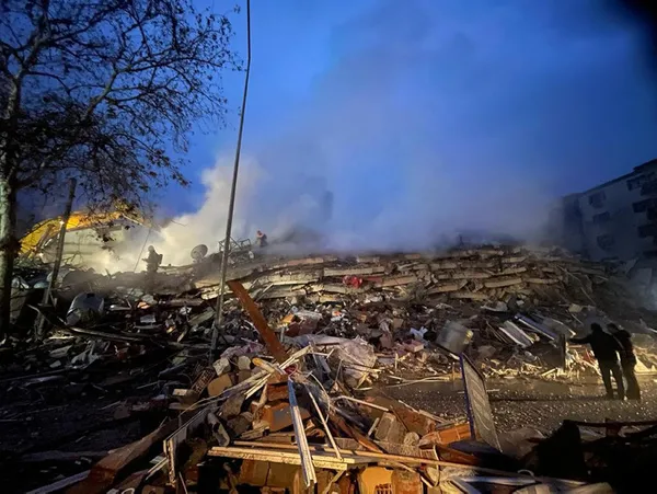 katar-emiri-herkesi-turkiyenin-deprem-felaketinin-etkilerini-asma-cabalarini-desteklemeye-cagiriyorum-1678003169264.jpg Katar Emiri Al Sani'den dünyaya Türkiye'ye destek çağrısı! Asrın felaketinin etkilerini birlikte aşalım - 2