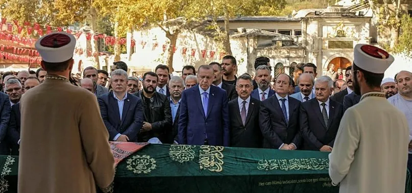 Başkan Erdoğan Muhammet Emin Akbaşoğlu'nun annesinin cenaze törenine katıldı