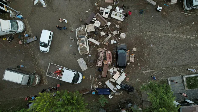 istanbulda-yagis-surecek-mi-saganak-neden-sele-dondu-lokal-felaketlerin-sebebi-ne-1693984047978.jpg İstanbul'da yağış sürecek mi? Sağanak neden sele döndü? Lokal felaketlerin sebebi ne? - 1