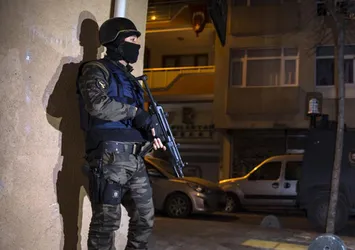 İstanbul'da dev operasyon! 40 militan yakalandı