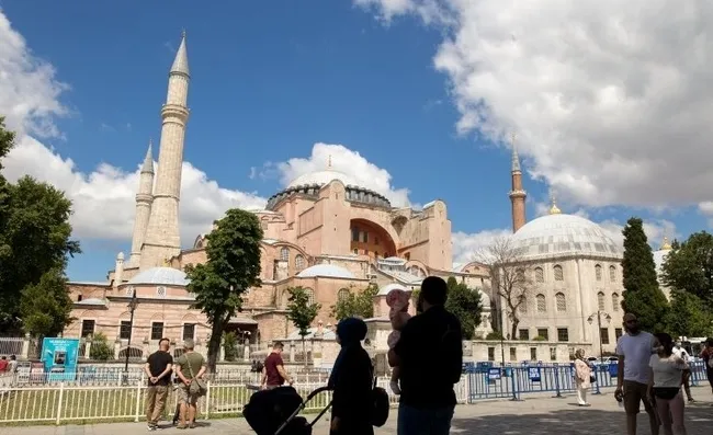 1627033950906.jpg Yarın Ayasofya-i Kebir Camii'nin ibadete açılışının yıl dönümü! - 5