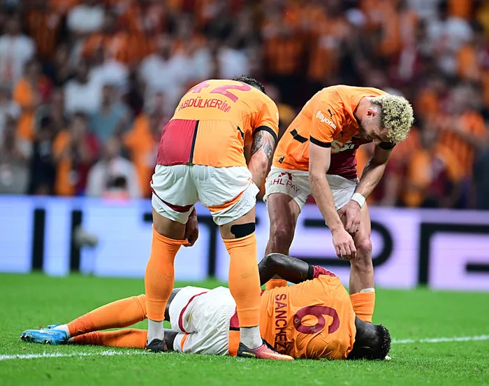 galatasaraya-davinson-sanchezden-kotu-haber-1723486704501.jpg Galatasaray'a Davinson Sanchez'den kötü haber! - 1