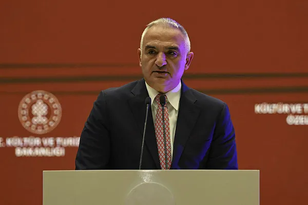 baskan-recep-tayyip-erdogan-turkiyenin-zengin-kultur-iklimini-tek-tiplestiren-mahalle-baskisini-reddediyoruz-1674589237242.jpg Başkan Recep Tayyip Erdoğan: Türkiye'nin zengin kültür iklimini tek tipleştiren mahalle baskısını reddediyoruz - 12