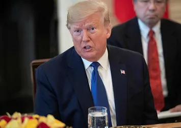 Trump'ın azil maddeleri Senatoya yollandı