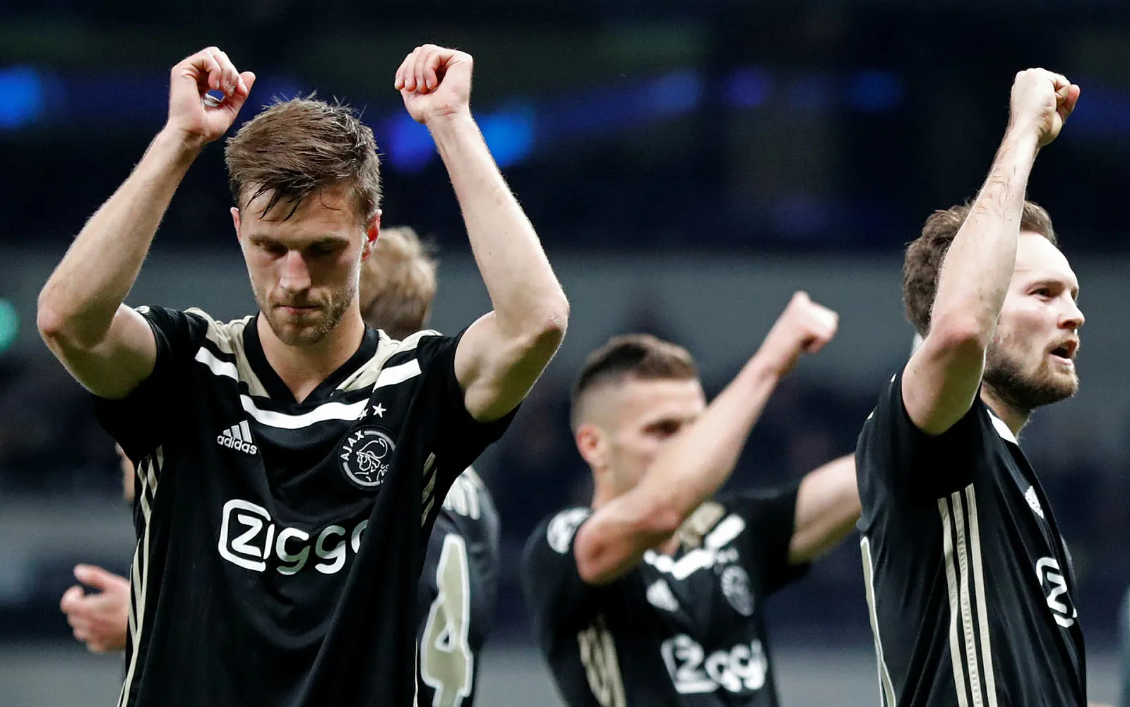 Ajax, Tottenham'ı deplasmanda mağlup ederek finale göz kırptı