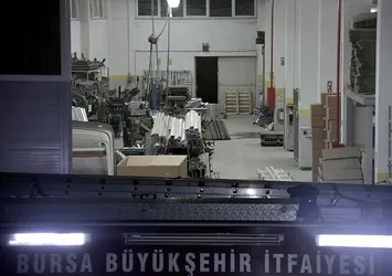 Bursa'da korkutan fabrika yangını!