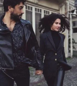 nesrin-cavadzade-cok-mutsuzum-boyle-bir-surecte-dugun-konusmayalim-1628410382999.jpg Nesrin Cavadzade: Çok mutsuzum, böyle bir süreçte düğün konuşmayalım - 4