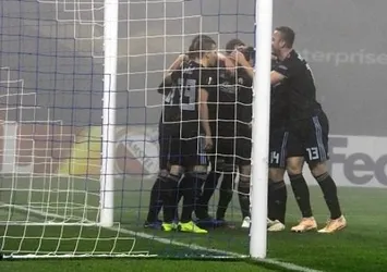Fenerbahçe'nin grubunda çıkmayı garantiledi