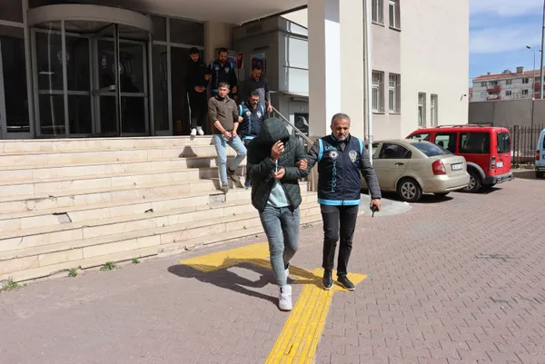 1683185541849.jpg "Oyun konsolu satıyoruz" diyerek 260 bin TL dolandırdılar! - 2