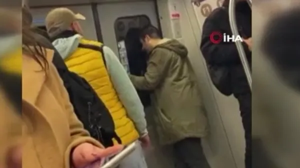 1675331733144.jpg İstanbul’da metroda sigara içti! Kadın yolcu çileden çıktı: Seni videoya çekeceğim terbiyesiz - 4