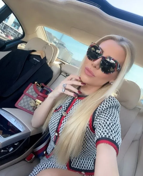 Gülşah Saraçoğlu’na şok tehdit! Kapısına bıçak bıraktı