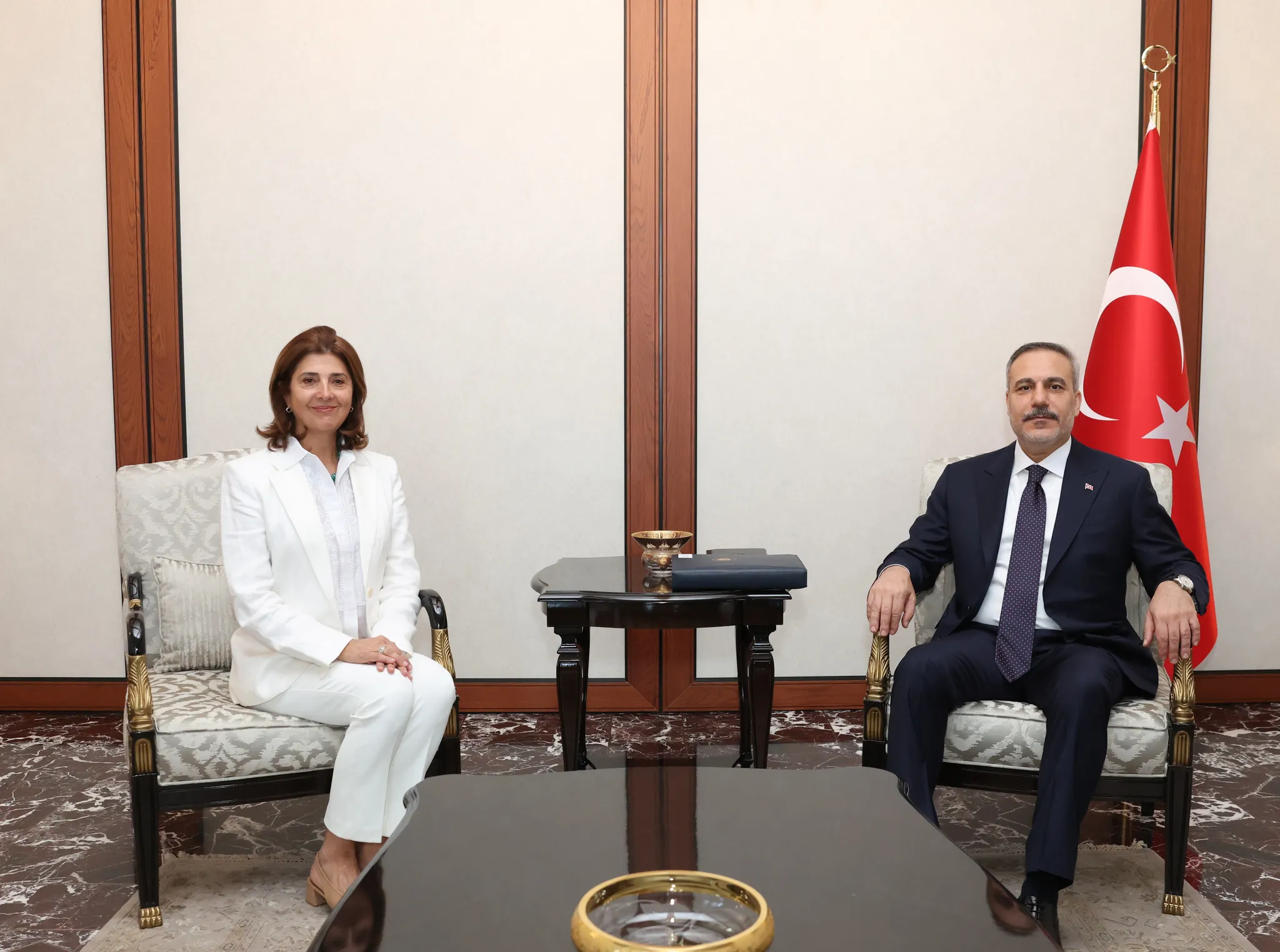 Dışişleri Bakanı Fidan'dan önemli kabul: BM Sekreteri’nin Kıbrıs Şahsi Temsilcisi'ni kabul etti