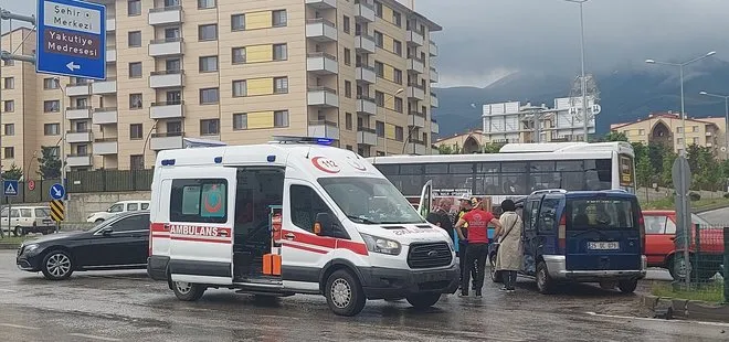 Erzurum’da hasta taşıyan ambulans kaza yaptı!
