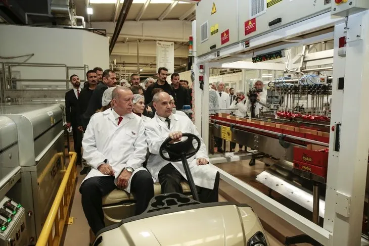 Başkan Erdoğan, Eskişehir’de, ETİ Fabrikası’nı ziyaret etti