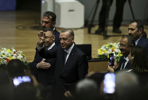 baskan-erdogandan-eski-belediye-baskanlariyla-duzenlenen-programda-son-dakika-aciklamalari-1657128126771.jpg